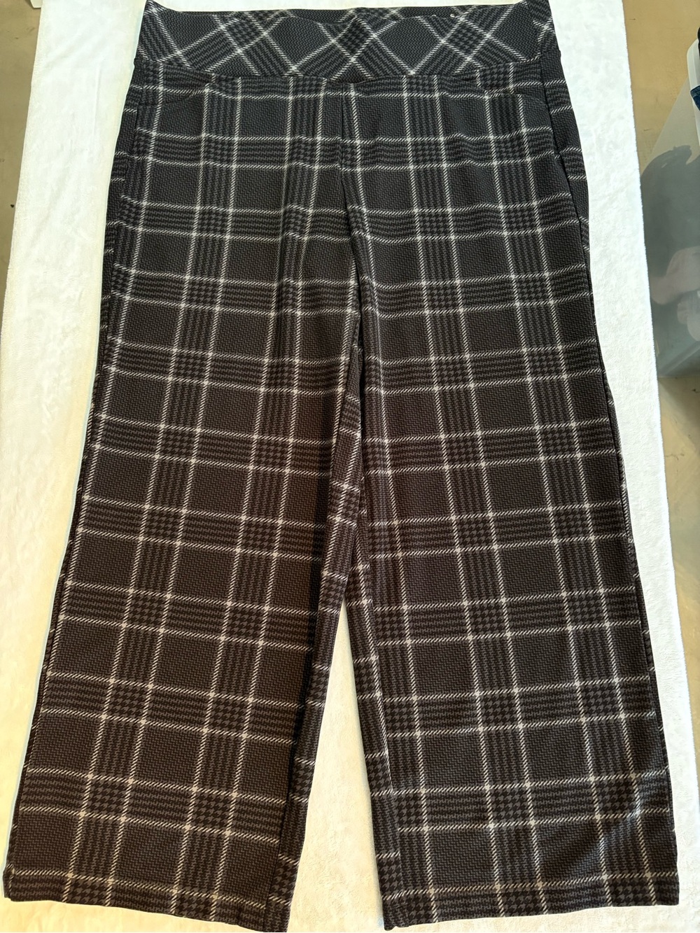 studio by torrid Black, White, Gray Plaid Pull on Pocket Pixie Wide Leg Pants 2X
